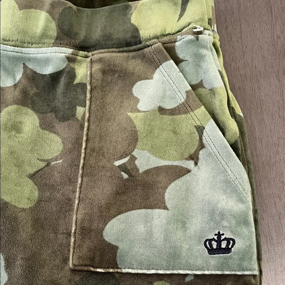 Juicy Couture Green Camouflage Straight Leg Pants size L womens pull on pockets - Picture 3 of 7